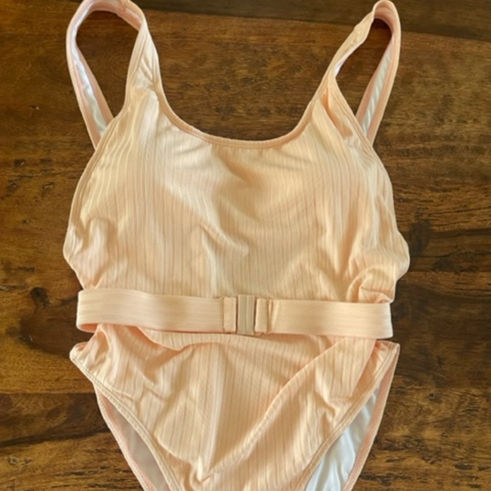 One Piece Peach High Cut Leg Bathing Suit Size M -- NWOT